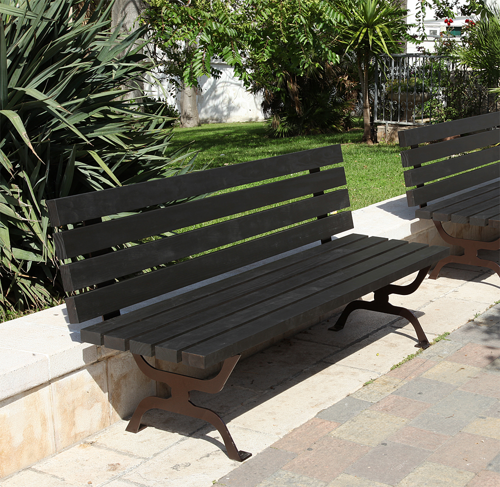 retro-wood-bench